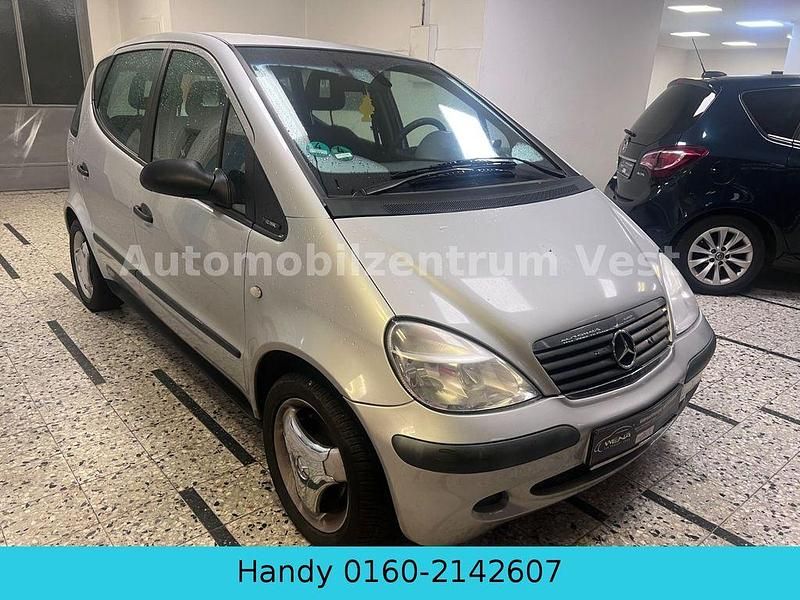 Silber Gebraucht 2001 Mercedes A140 Classic Van / Kleinbus | 1.480 € (Fairer Preis) - Bild 1/4