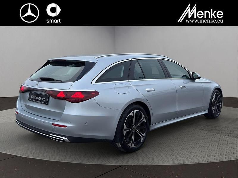 Gebraucht Mercedes E300 Avantgarde 313 PS (230 kW) 2024 Silber Limousine