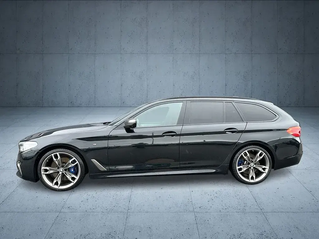 Używany BMW M550 Performance 400 KM (294 kW) 2019 Czarny Sedan/Limuzyna