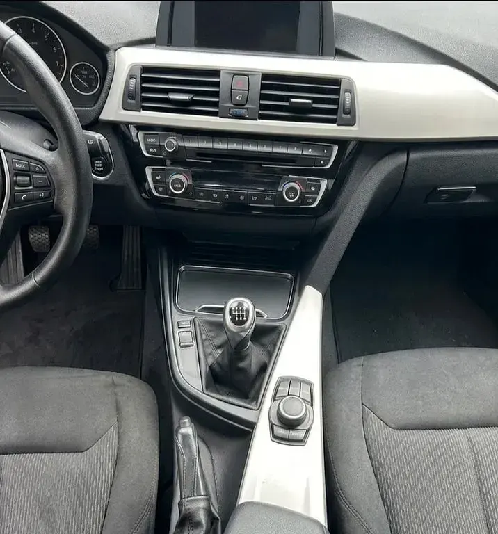 Gebraucht BMW 316 125 PS (91 kW) 2016 Weiß Limousine