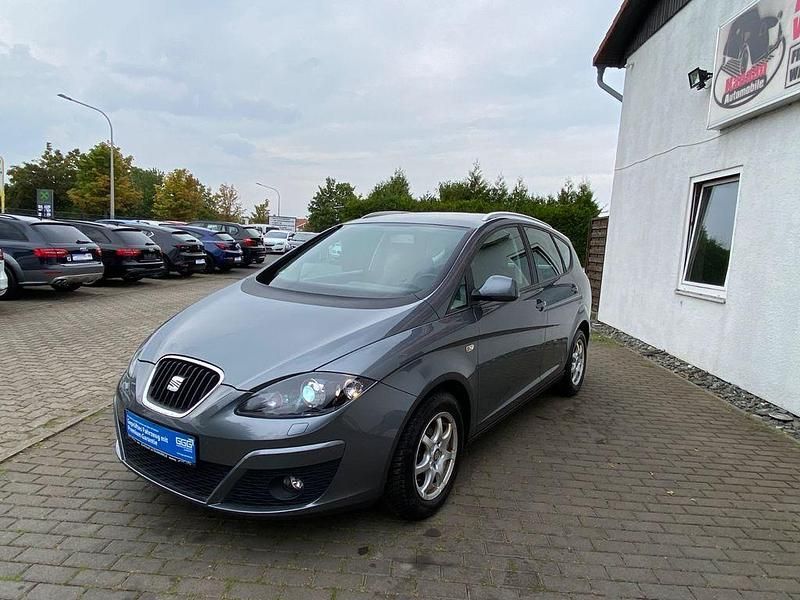Grau Gebraucht 2013 Seat Altea XL Ecomotive Van / Kleinbus | 6.990 € (Fairer Preis) - Bild 1/4