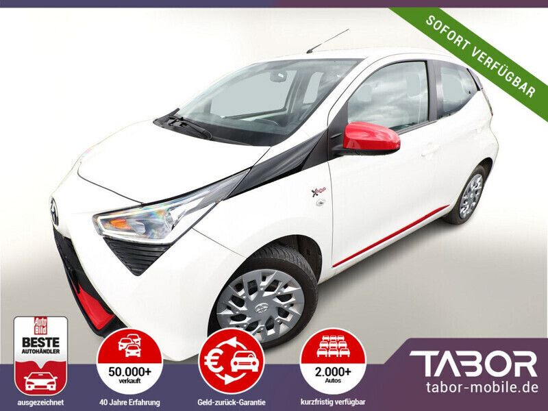 Weiß Gebraucht 2020 Toyota Aygo X-play Kleinwagen | 10.888 € (Fairer Preis) - Bild 1/4