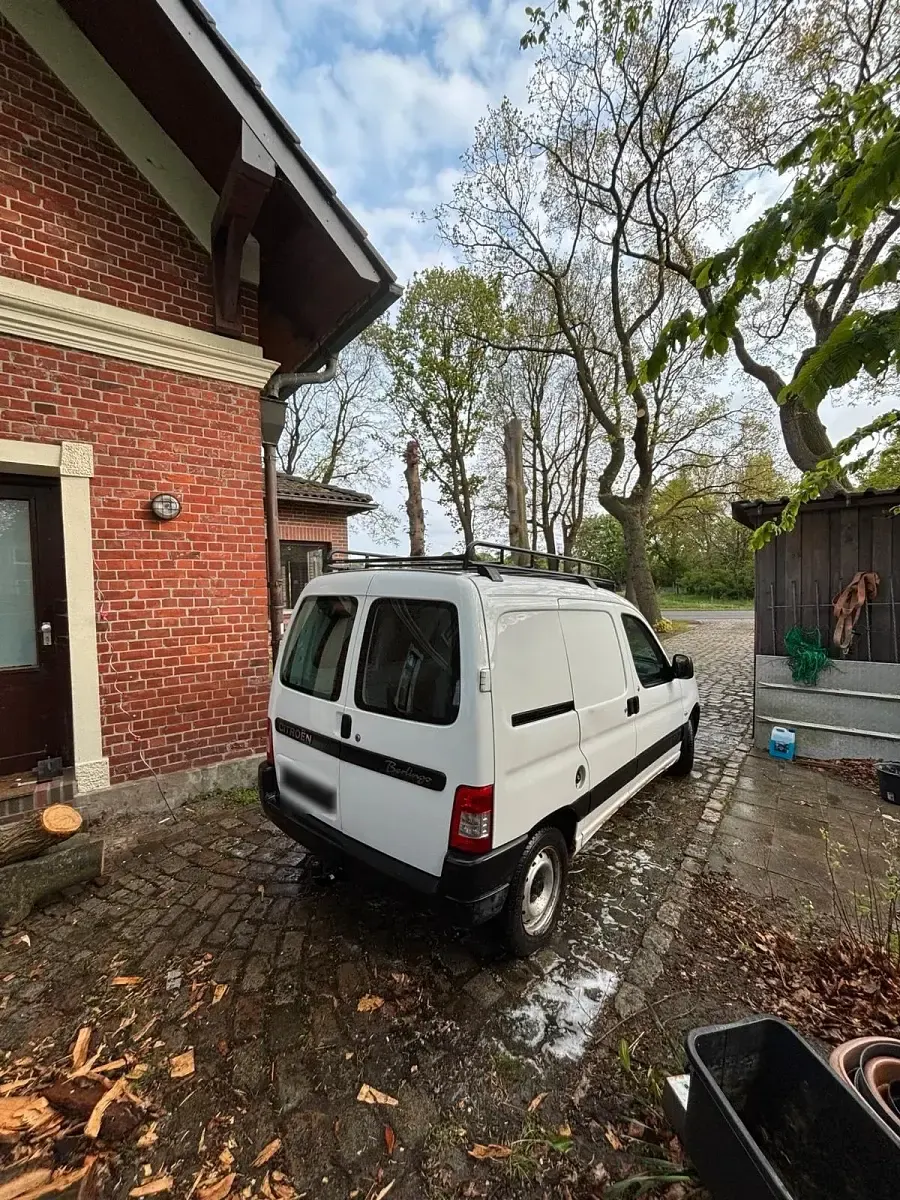 Gebraucht Citroën Berlingo 65 PS (47 kW) 2007 Weiß Van / Kleinbus