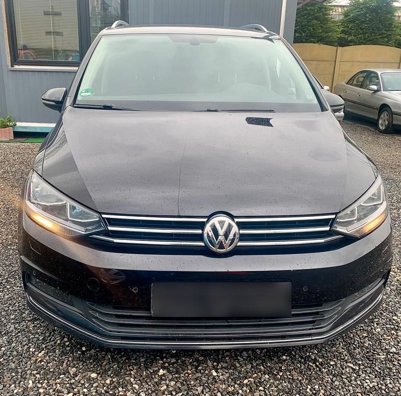 Gebraucht VW Touran 85 PS (62 kW) 2018 Schwarz Van / Kleinbus