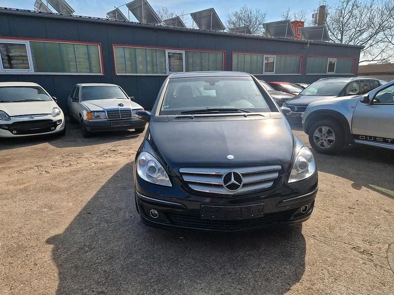 Gebraucht Mercedes B200 140 PS (102 kW) 2006 Schwarz Van / Kleinbus