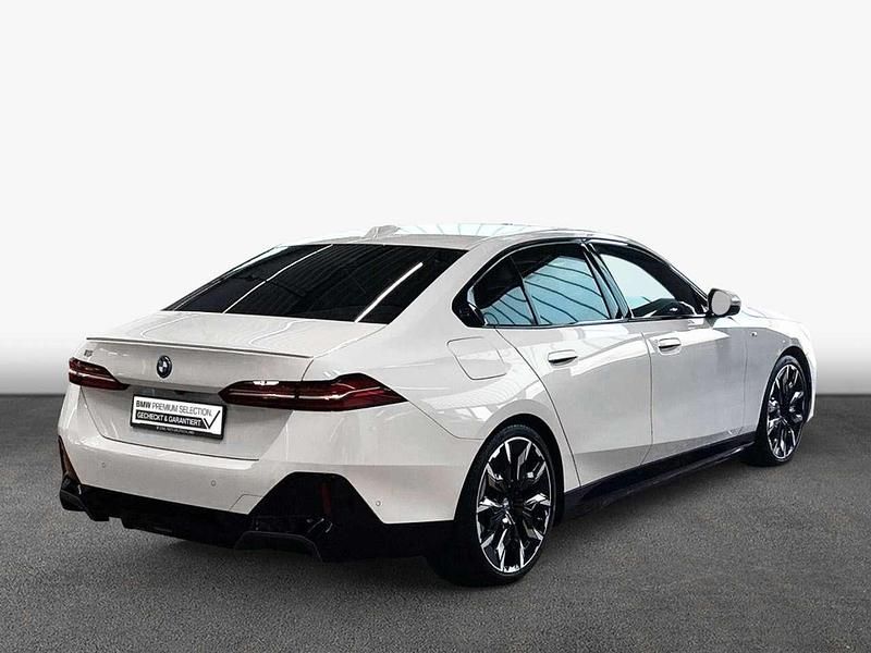 Gebraucht BMW i5 Performance 250 kW (340 PS) 2024 Alpinweiß Limousine