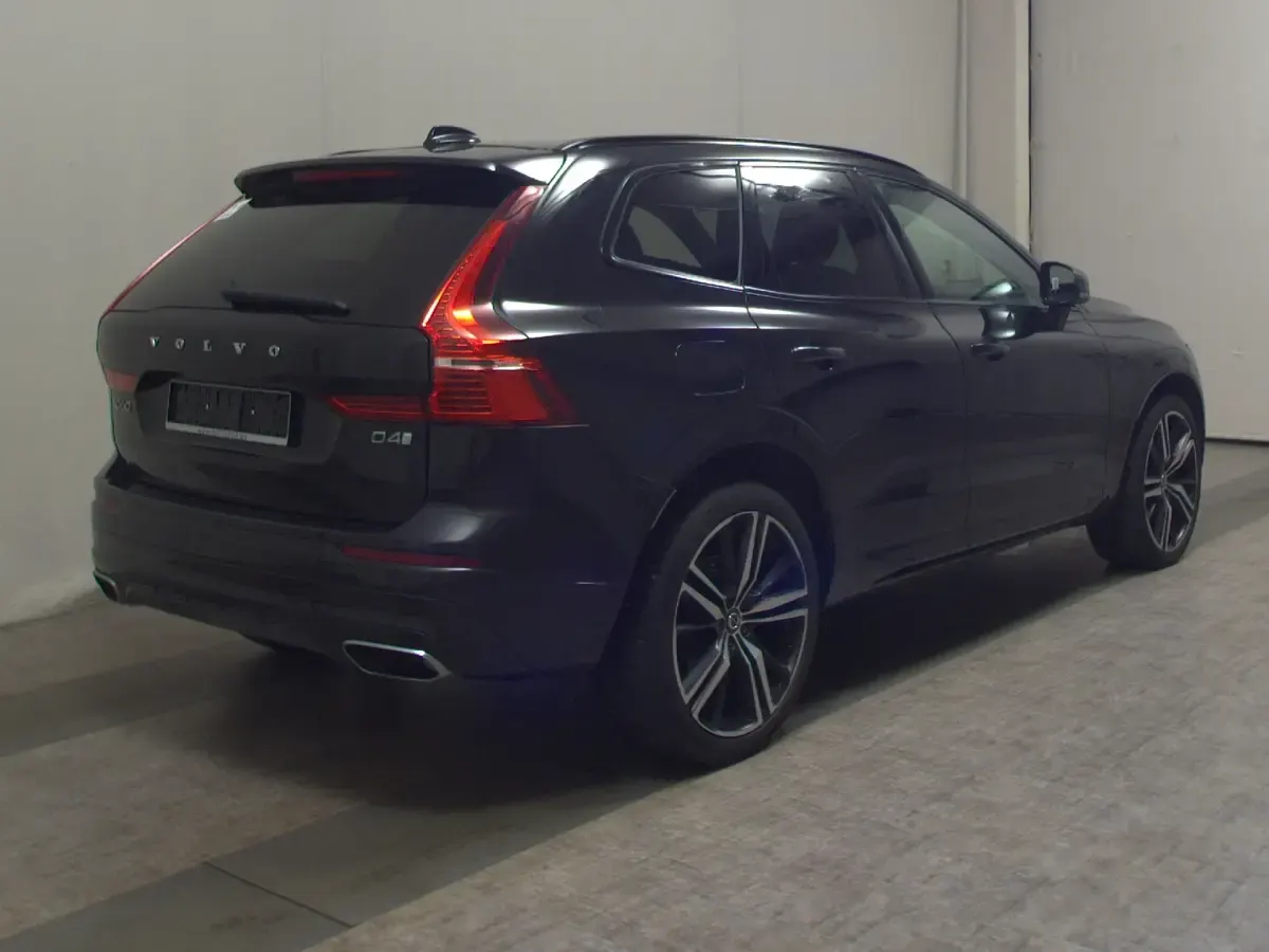 Gebraucht Volvo XC60 R-Design 190 PS (139 kW) 2020 Schwarz SUV
