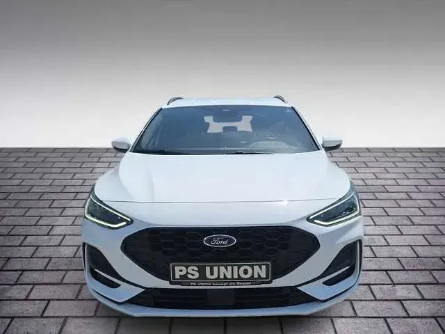 Gebraucht Ford Focus ST-Line 116 PS (85 kW) 2023 Frozen white Kombi