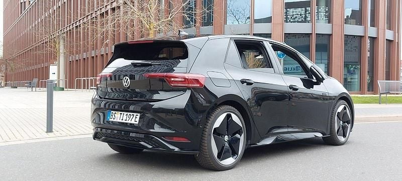 Gebraucht VW ID.3 GTX 239 kW (326 PS) 2024 Schwarz Kleinwagen