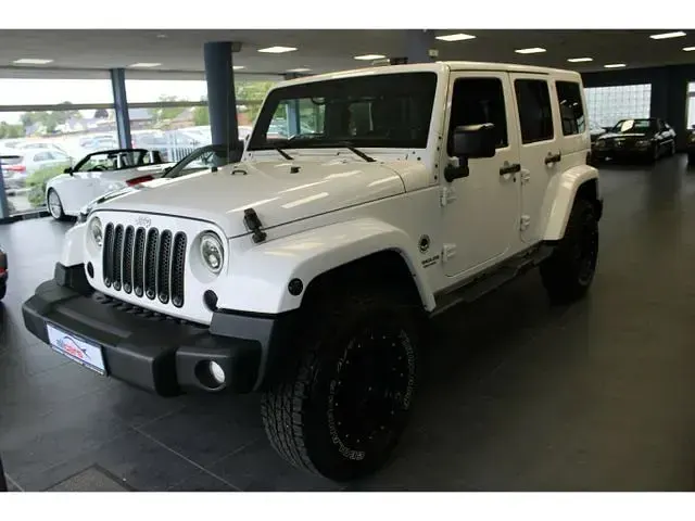 Gebraucht Jeep Wrangler Unlimited Sahara 200 PS (147 kW) 2014 Weiß SUV