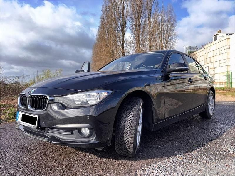 Gebraucht BMW 318 Efficient Dynamics 136 PS (100 kW) 2016 Schwarz Limousine