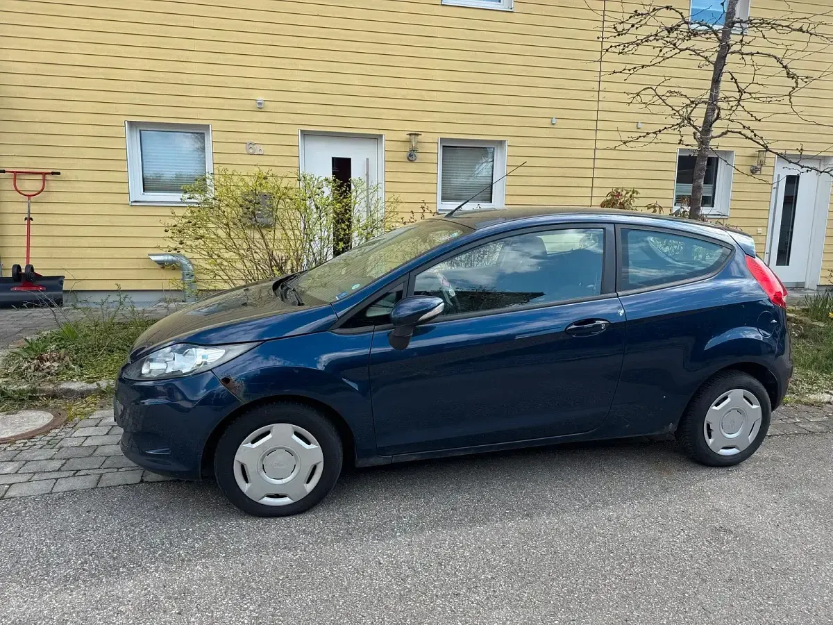 Second-hand Ford Fiesta 82 CP (60 kW) 2012 Albastru Hatchback