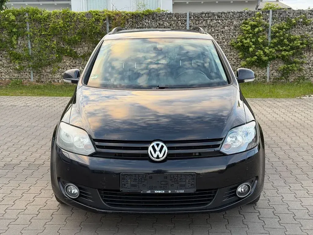 Gebraucht VW Golf VII Match 105 PS (77 kW) 2012 Schwarz Limousine