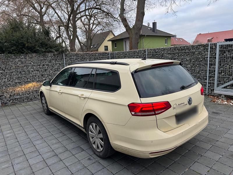 Gebraucht VW Passat 150 PS (110 kW) 2019 Beige Kombi
