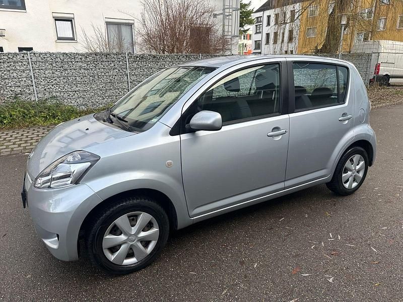Gebraucht Daihatsu Sirion 69 PS (50 kW) 2010 Kleinwagen