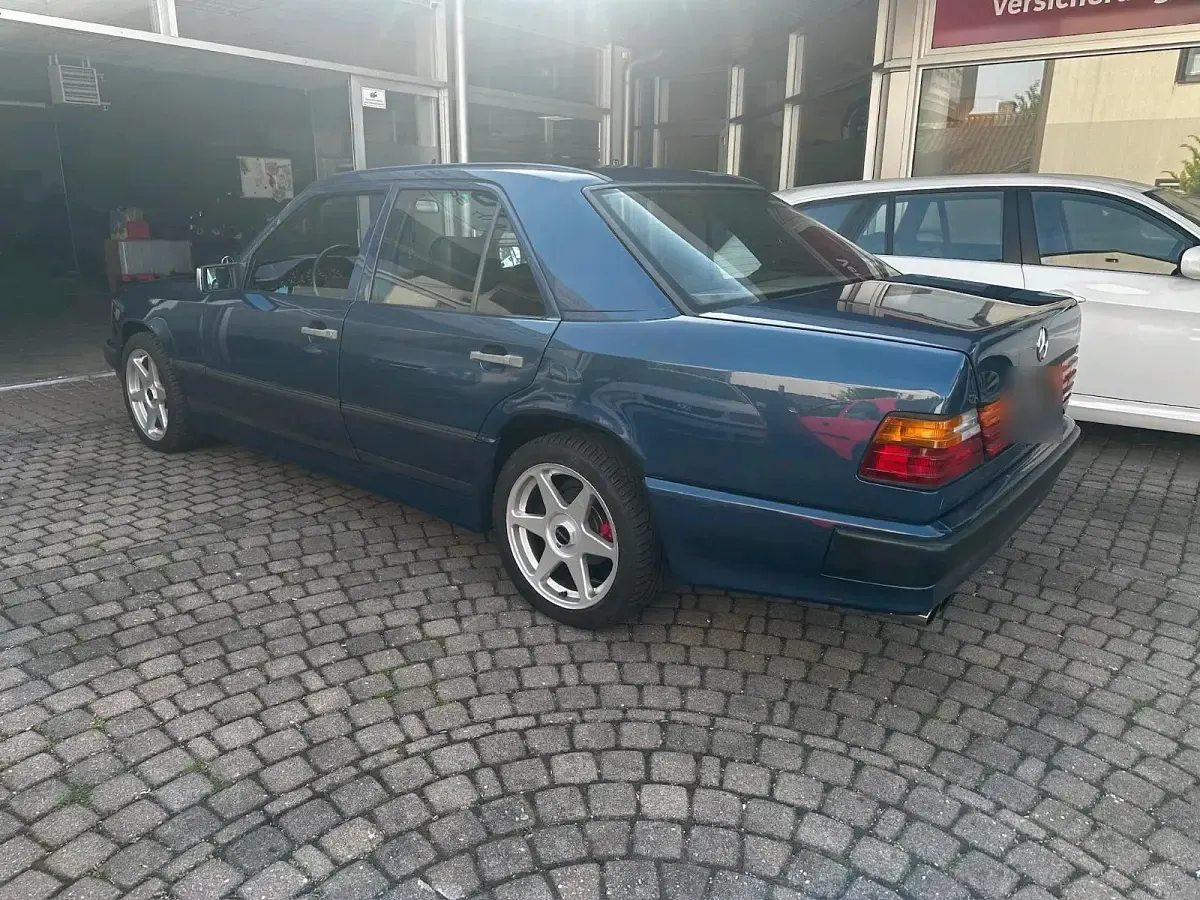 Gebraucht Mercedes E300 1988 Blau Limousine