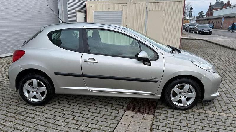 Gebraucht Peugeot 207 Urban Move 73 PS (53 kW) 2007 Grau Kleinwagen