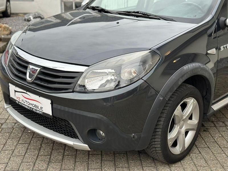 Gebraucht Dacia Sandero Stepway 88 PS (64 kW) 2012 Grau comete Limousine