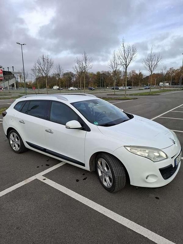 Gebraucht 2010 Renault Mégane GrandTour Dynamique Kombi | 2.500 € (Guter Preis) - Bild 1/4