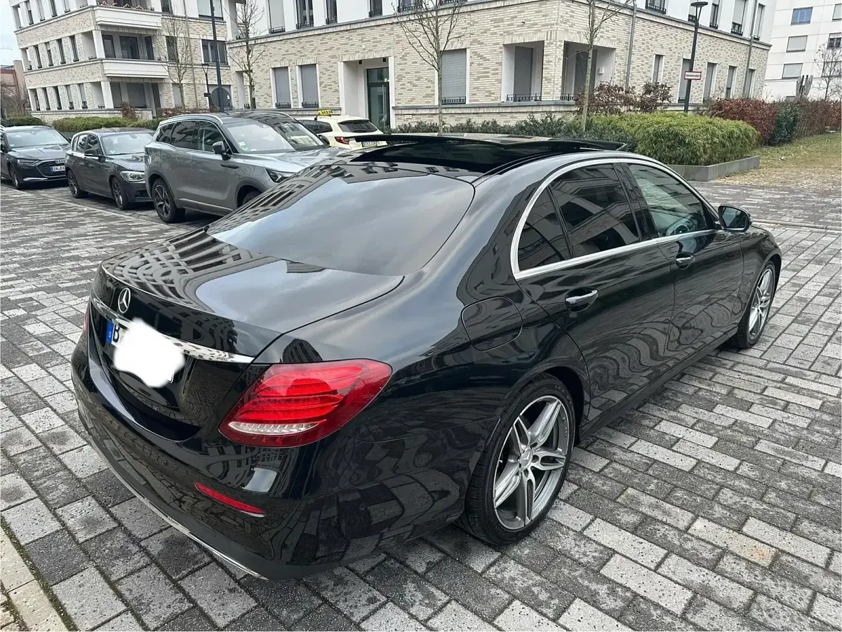 Gebraucht Mercedes E220 AMG line 194 PS (142 kW) 2016 Schwarz Limousine