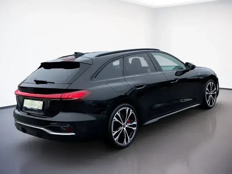 Gebraucht Audi A5 Edition .1 204 PS (150 kW) 2026 Schwarz Kombi