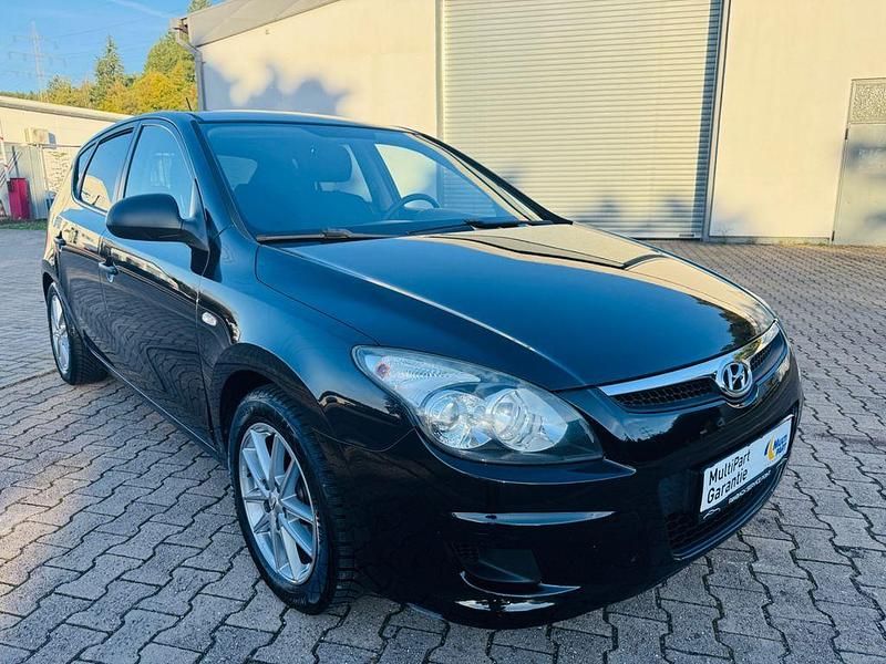 Schwarz Gebraucht 2010 Hyundai i30 Classic Limousine | 5.580 € (Teuer) - Bild 1/4