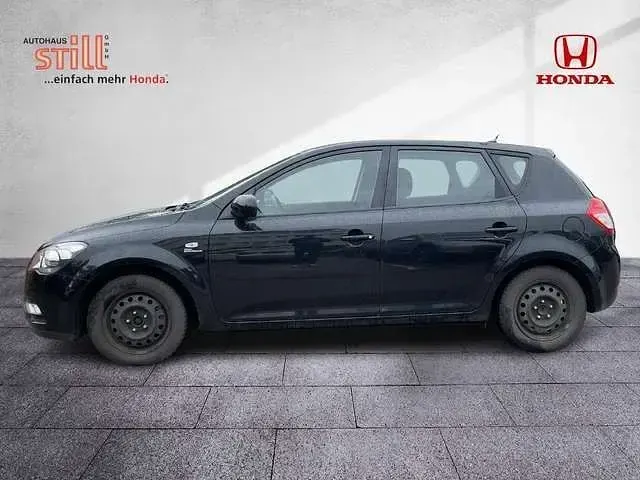 Gebraucht Kia Ceed Vision 90 PS (66 kW) 2010 Zilinaschwarz met. Kleinwagen