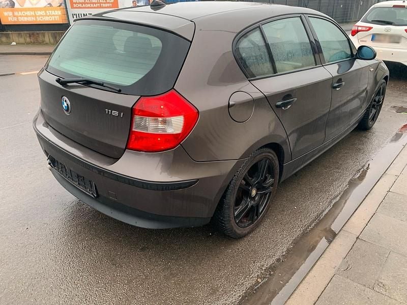 Gebraucht BMW 116 116 PS (85 kW) 2007 Braun Kleinwagen