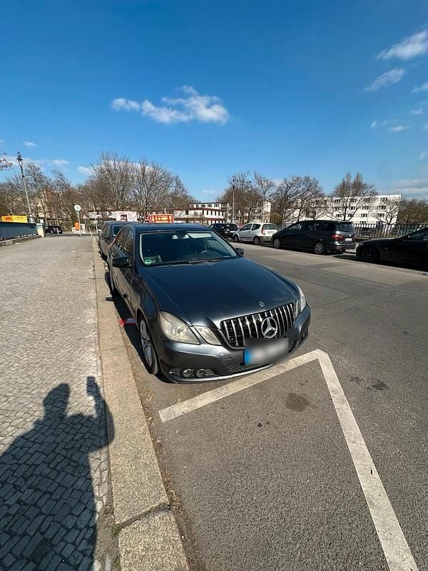 Gebraucht Mercedes E350 231 PS (169 kW) 2009 Grau Limousine