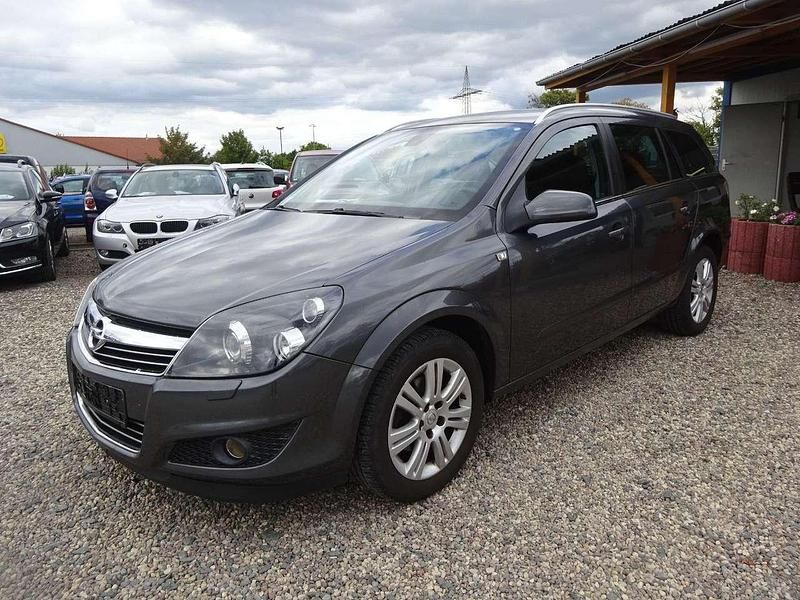 Grau Gebraucht 2010 Opel Astra Innovation Kombi | 1.900 € (Guter Preis) - Bild 1/4