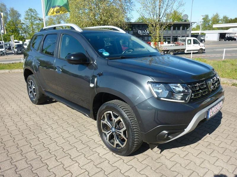 Gebraucht Dacia Duster Celebration 101 PS (74 kW) 2021 Grau SUV