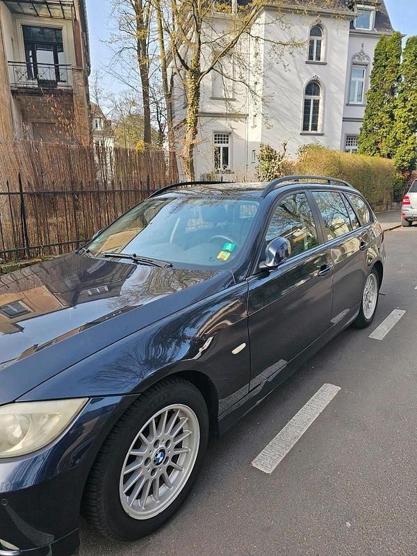 Gebraucht BMW 318 122 PS (89 kW) 2006 Blau Kombi