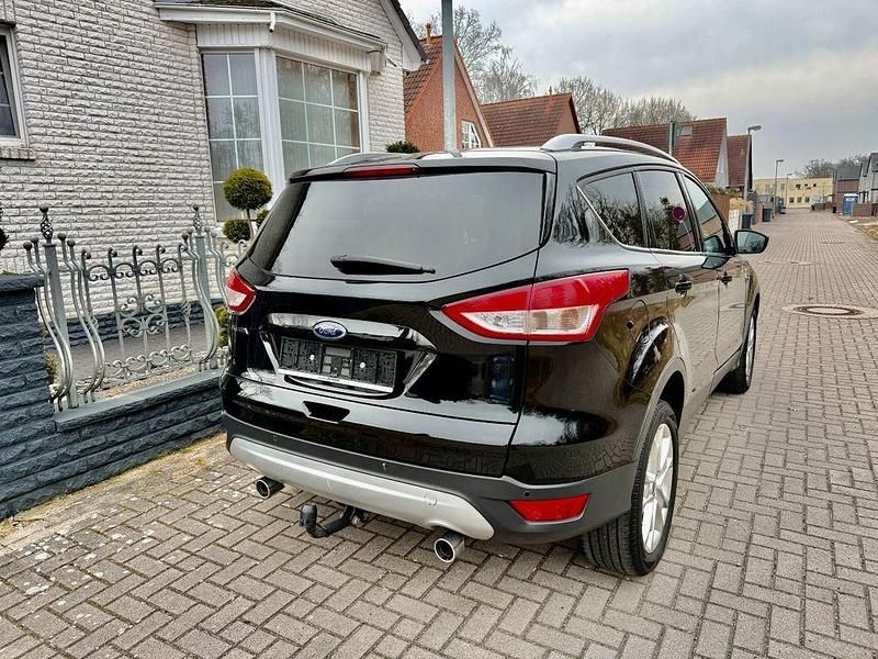 Gebraucht Ford Kuga Titanium 140 PS (102 kW) 2013 Schwarz SUV
