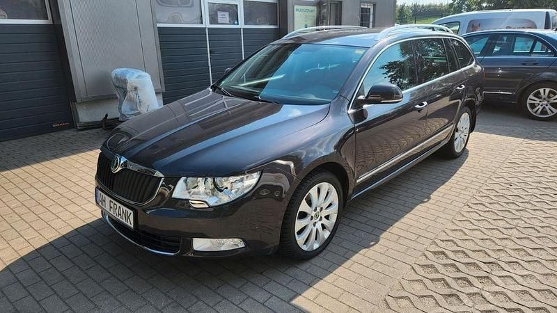 Braun Gebraucht 2010 Skoda Superb Elegance Kombi | 3.800 € (Superpreis) - Bild 1/4