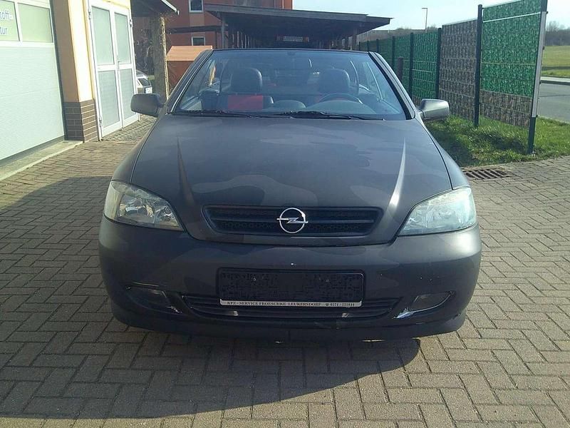 Gebraucht Opel Astra Cabriolet 101 PS (74 kW) 2003 Schwarz Cabrio