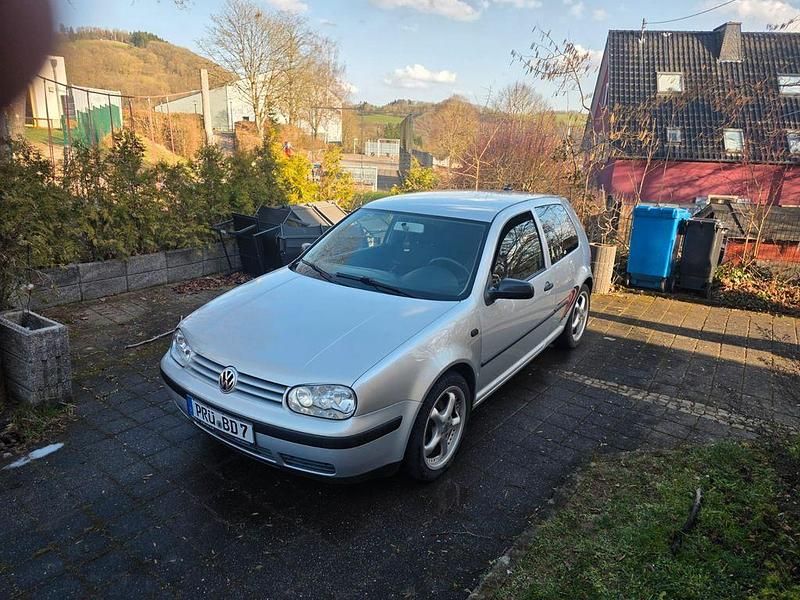 Gebraucht VW Golf III Basis 90 PS (66 kW) 1999 Silber Limousine