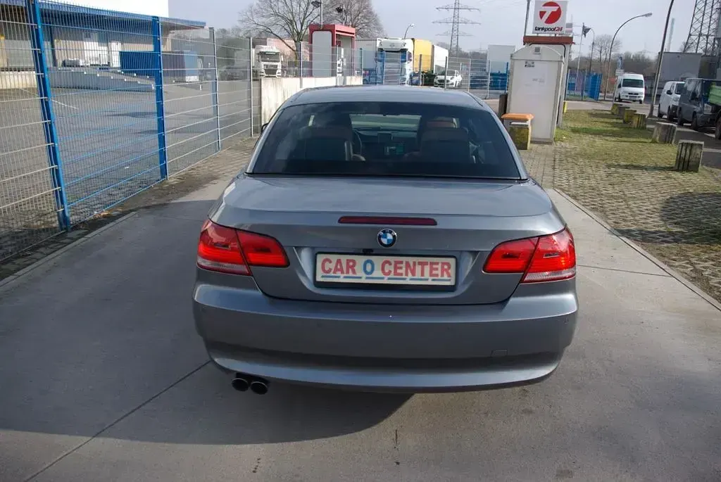 Gebraucht BMW 330 Cabriolet Comfort Edition 272 PS (200 kW) 2009 Spacegrau Cabrio