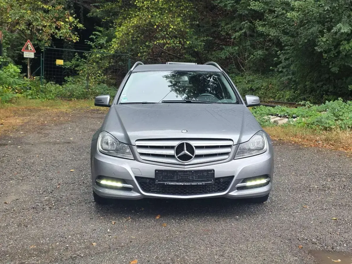Gebraucht Mercedes C180 156 PS (114 kW) 2014 Palladiumsilber  metalliclack Kombi