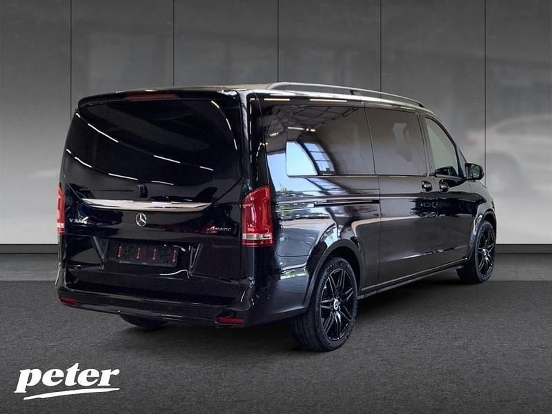 Gebraucht Mercedes V300 237 PS (174 kW) 2024 Obsidianschwarz Van / Kleinbus