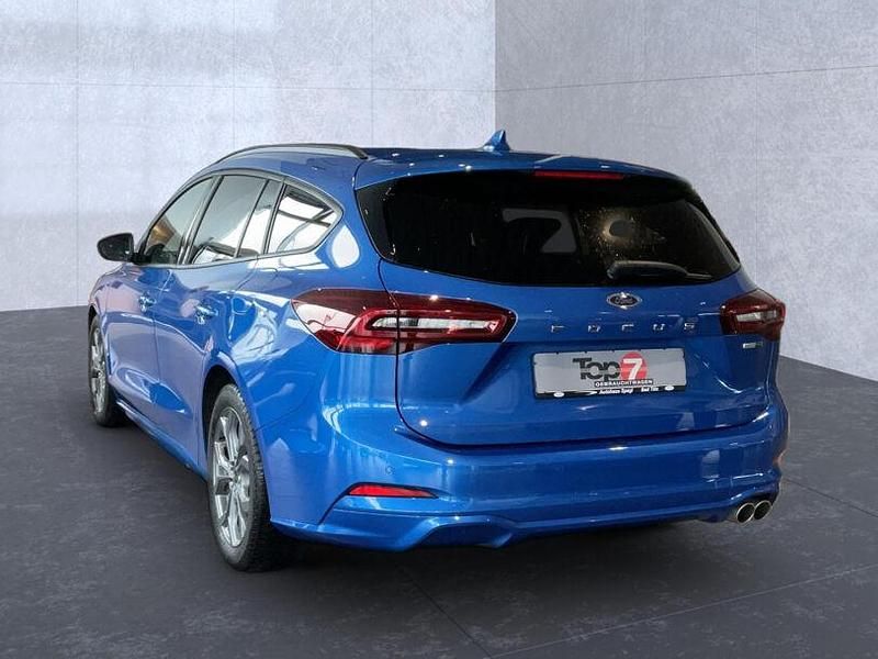 Gebraucht Ford Focus ST-Line 155 PS (114 kW) 2023 Dynamicblau (blau) Kombi