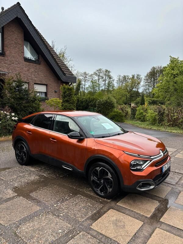 Orange Gebraucht 2021 Citroën C4 PureTech Limousine | 15.500 € (Superpreis) - Bild 1/4