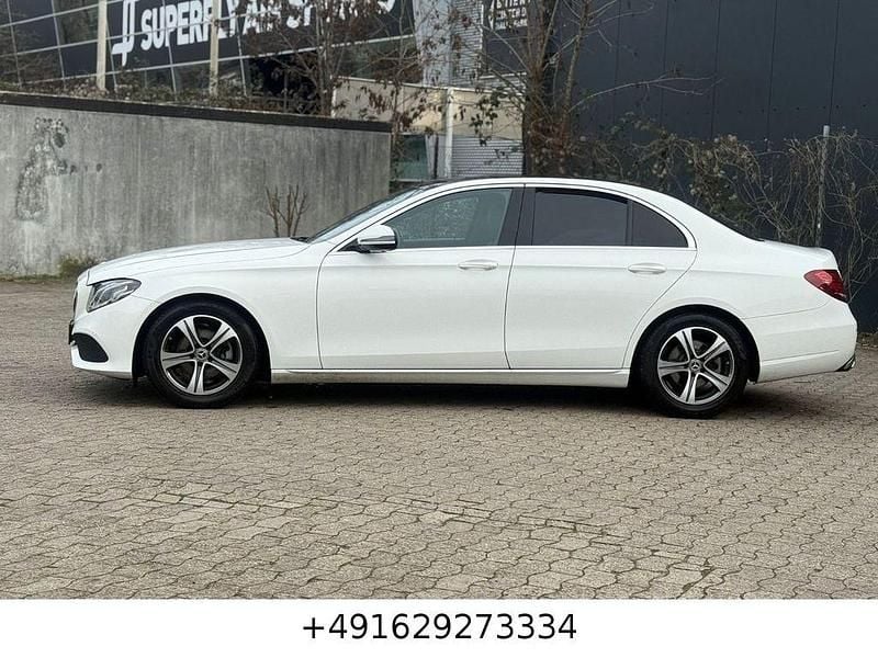 Gebraucht Mercedes E220 194 PS (142 kW) 2019 Weiß Limousine