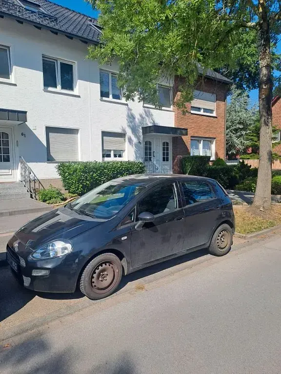 Gebraucht Fiat Punto 70 PS (51 kW) 2014 Schwarz Kleinwagen