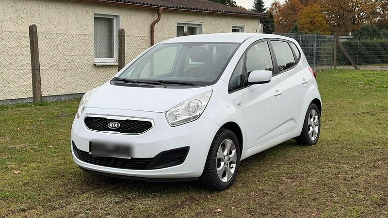 Weiß Gebraucht 2011 Kia Venga Kleinwagen | 6.990 € (Fairer Preis) - Bild 1/4