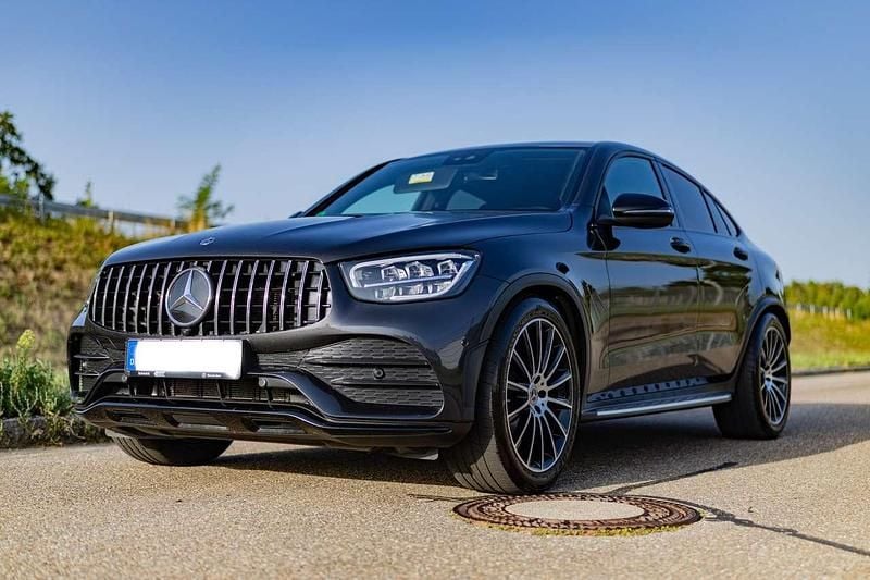 Grau Gebraucht 2019 Mercedes GLC300 AMG line Coupé | 40.000 € (Fairer Preis) - Bild 1/4