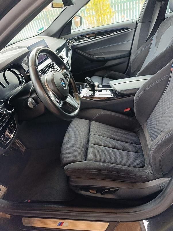 Gebraucht BMW 530 Shadowline 265 PS (194 kW) 2019 Schwarz Kombi