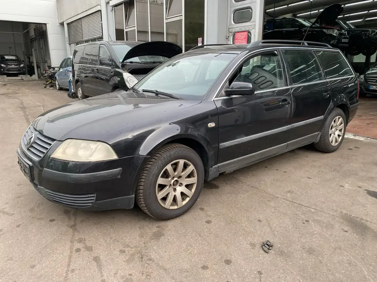 Gebraucht VW Passat 130 PS (95 kW) 2001 Schwarz Kombi