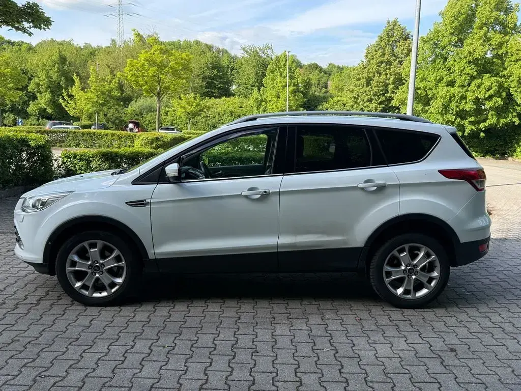 Używany Ford Kuga Titanium 150 KM (110 kW) 2014 Biały SUV