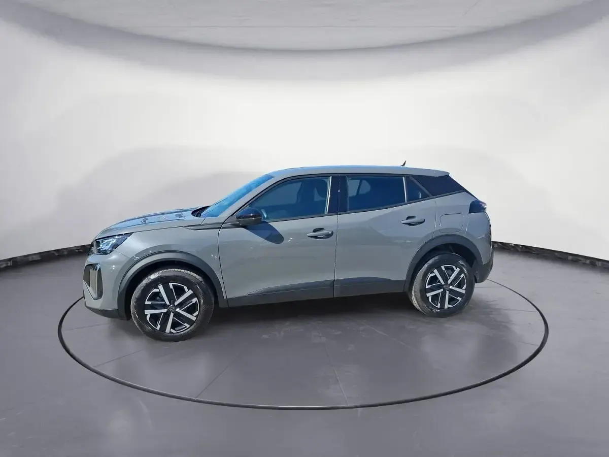 Gebraucht Peugeot 2008 Active 101 PS (74 kW) 2024 Silber SUV
