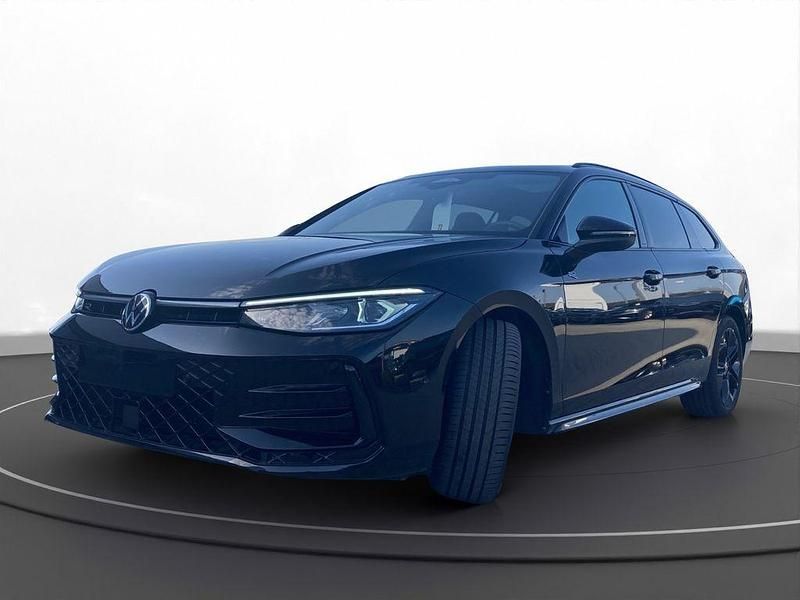 Gebraucht VW Passat Style 150 PS (110 kW) 2025 Grenadillschwarz Kombi